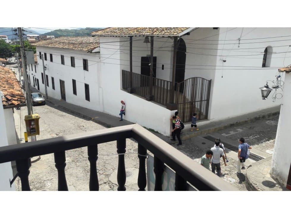 LOCAL GIRON L-206 PLAZUELA DE LOS REYES - 1