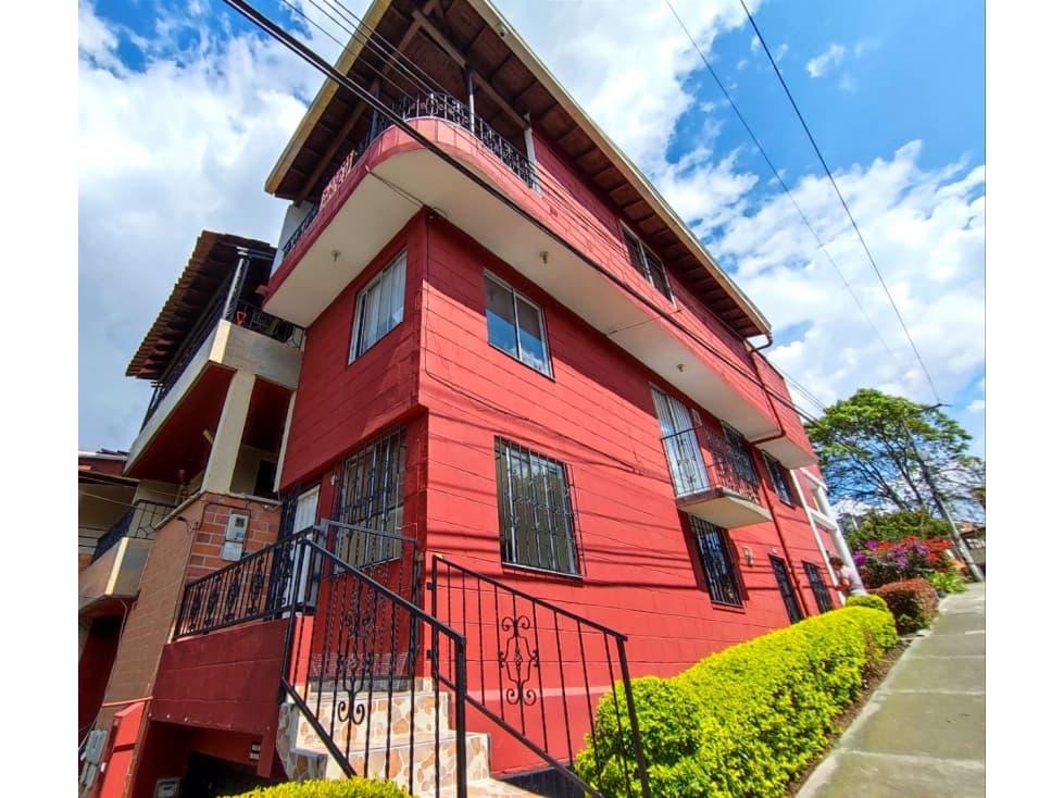 CASA EN VENTA 1, 2 Y 3° PISO EN BELLO - 1