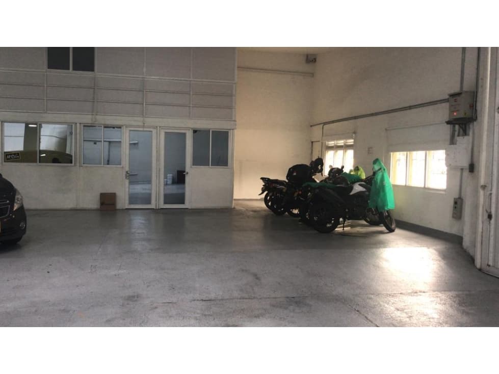 BODEGA PARA LA VENTA EN EL SECTRO DE LA PAZ ENVIGADO - 1