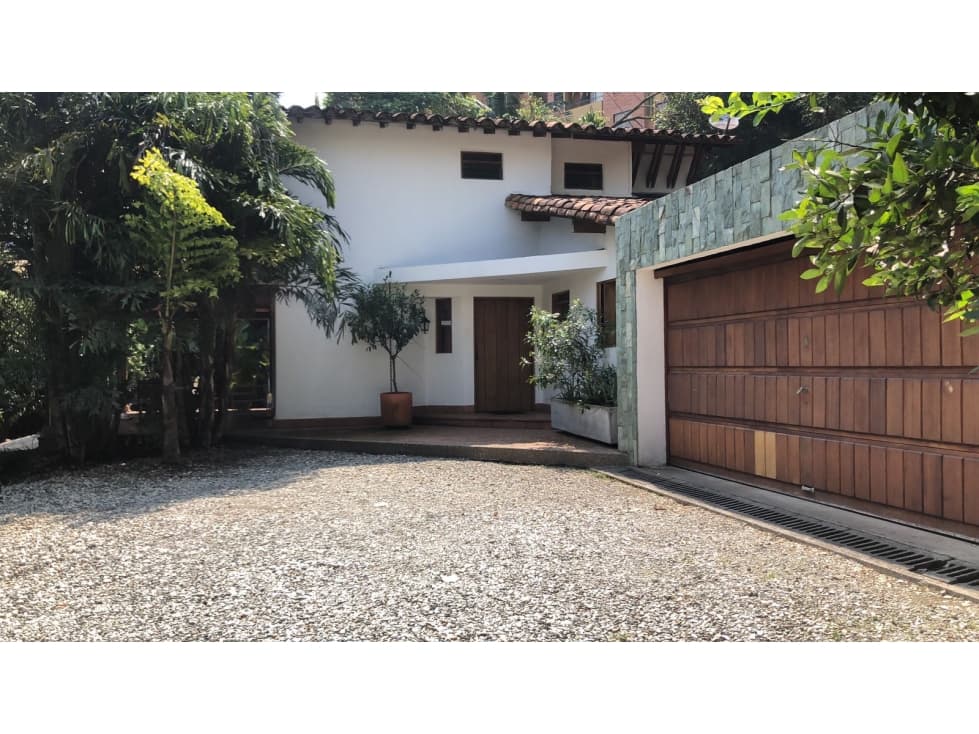 Casa campestre en arriendo, Envigado - 1