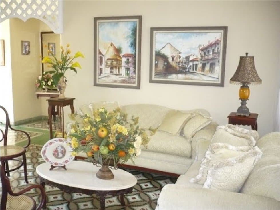 CASA EN MANGA CON BUENA DISTRIBUCIÓN - 1