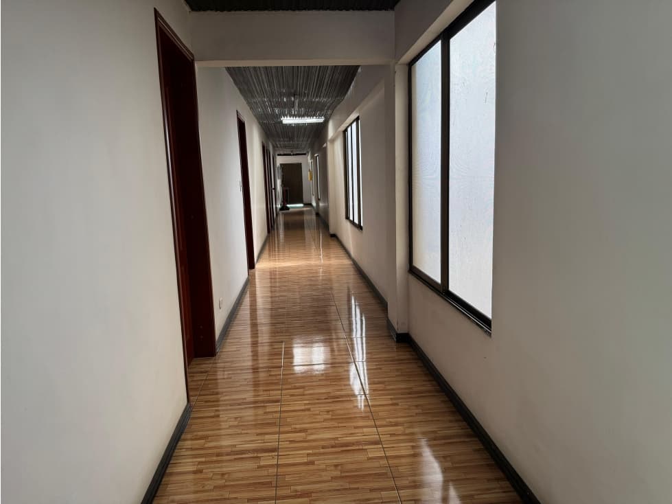 SE RENTA BODEGA COMERCIAL O INDUSTRIAL EN LA AVENIDA DEL POLLO PEREIRA - 1