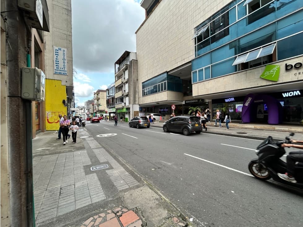 Alquiler de Espectacular Bodega en el Centro de Pereira - 1