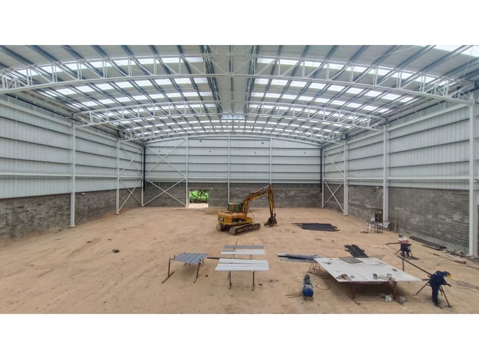 Arriendo Bodegas 1400 m2 + 570 m2 oficinas - 1