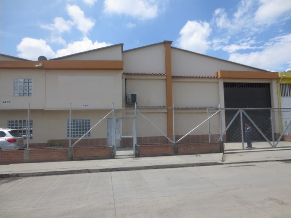SE ARRIENDA BODEGA BARRIO INDUSTRIAL PALMIRA - 1