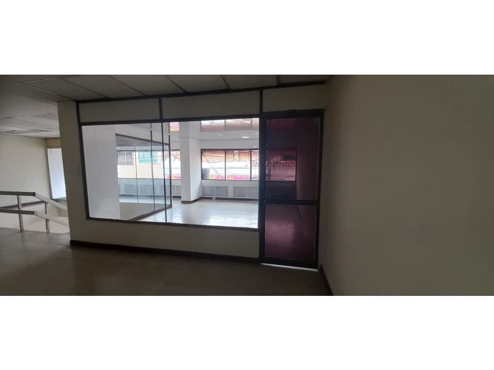 SE VENDE OFICINA EN EL CENTRO DE PALMIRA - 1