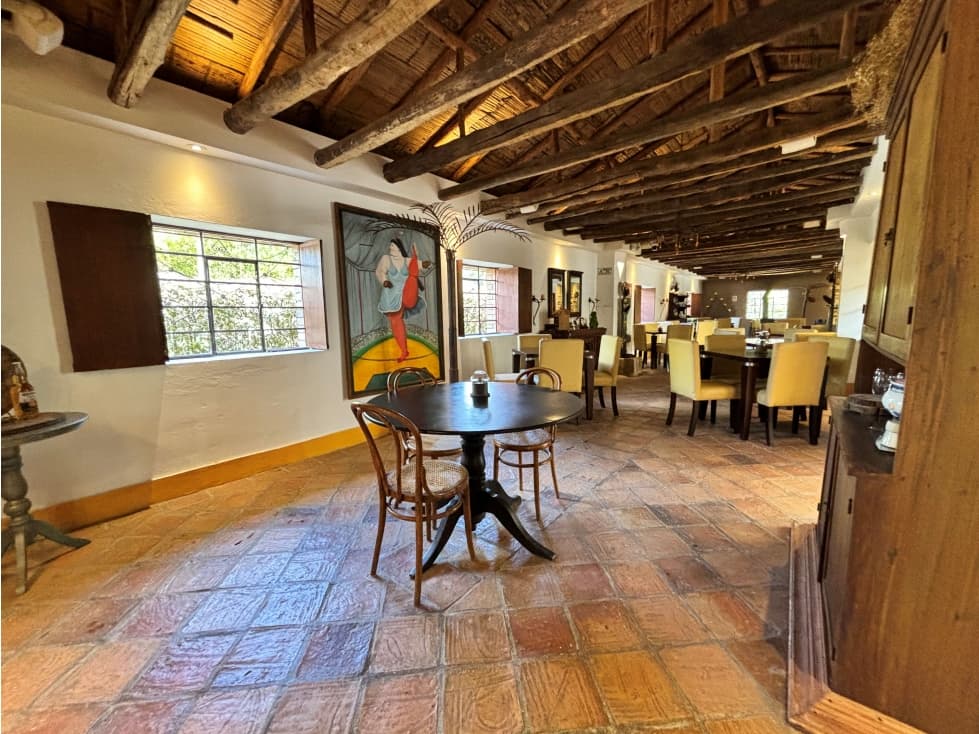 EXCELENTE EN LOCAL EN LA CALERA - 1