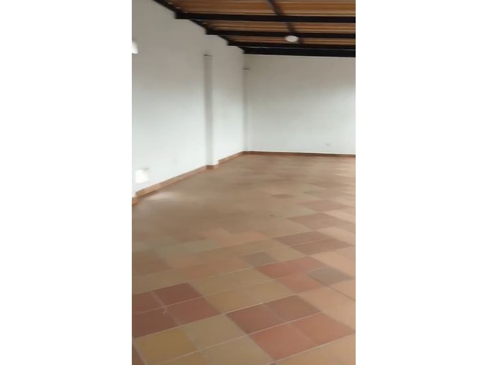 SE ARRIENDA LOCAL EN FUNZA - 1