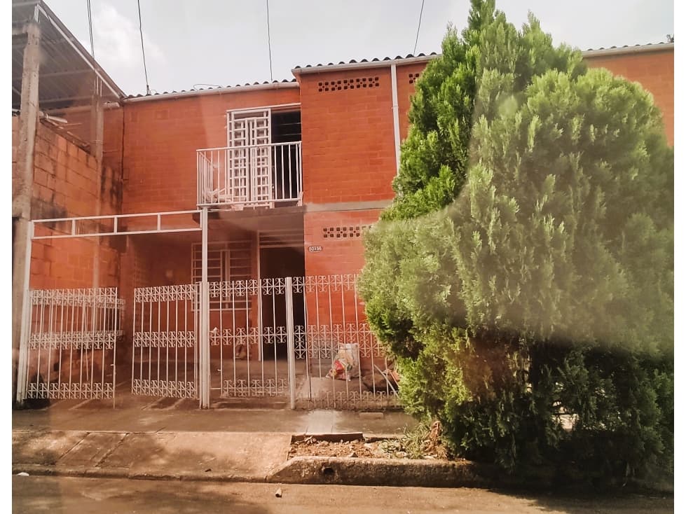 Vendo Casa remodelada de 2 pisos en Ciudad Bonanza, Jamundí - 1