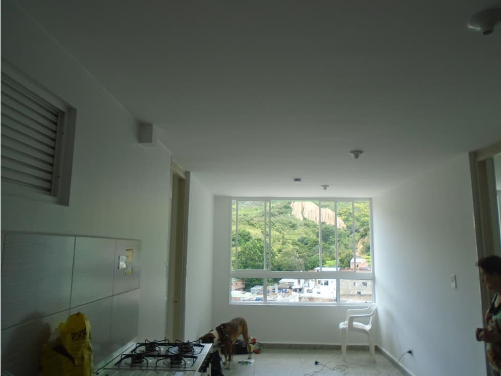 VENDO APTO GIRON / C.R. BORA - 1