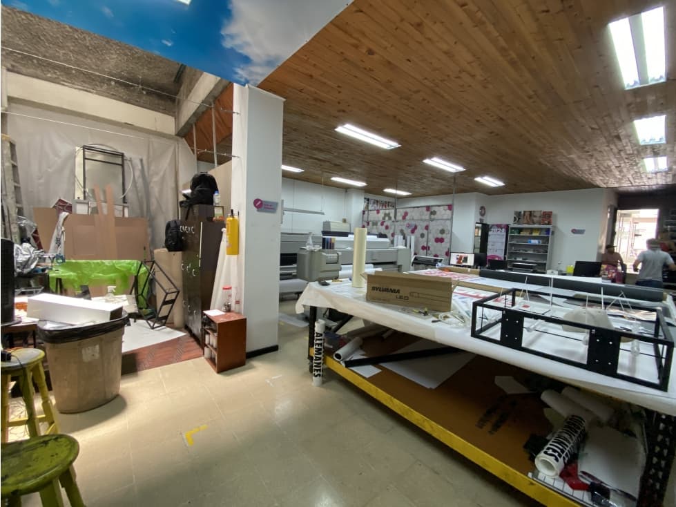 Edificio de uso de alta mixtura en La América, Medellín - 1