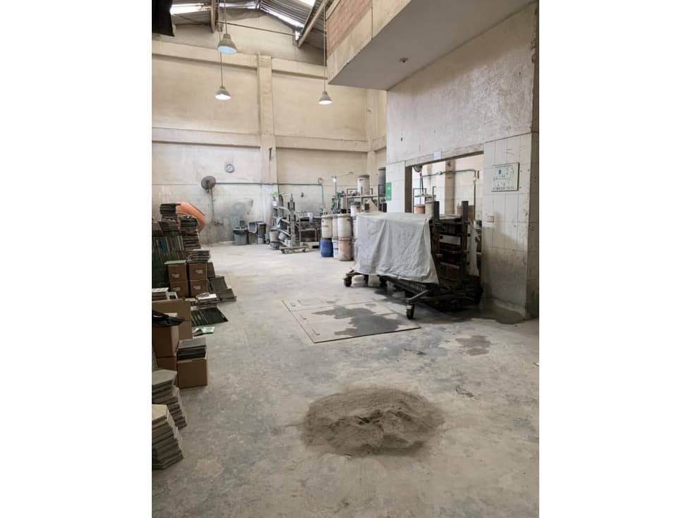 VENDO BODEGA EN BARRIO GAITAN - 1