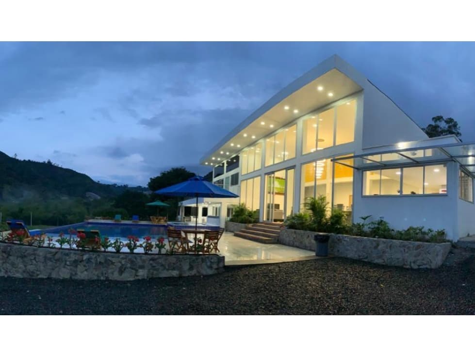 Venta de casa campestre via Chinchiná - 1