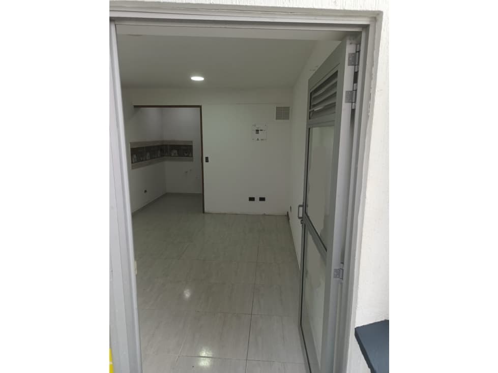 Venta de local en el Alta Suiza - 1