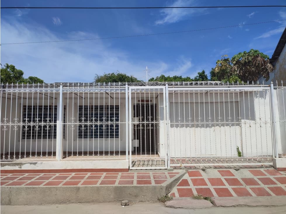 CASA AMPLIA EN ARRIENDO - 1