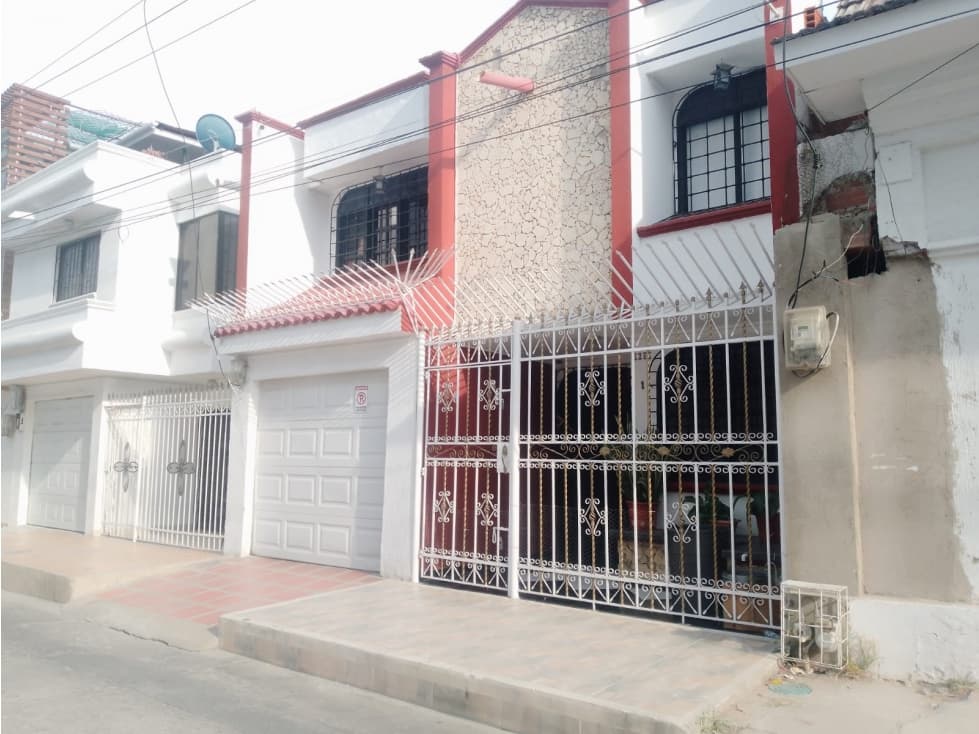 SE ARRIENDA CASA PARA USO COMERCIAL - 1