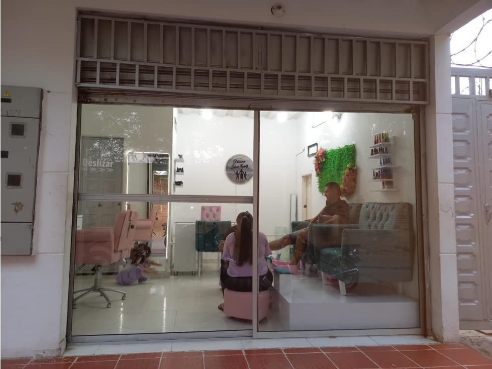 SE ARRIENDA LOCAL EN LA PARADA - 1