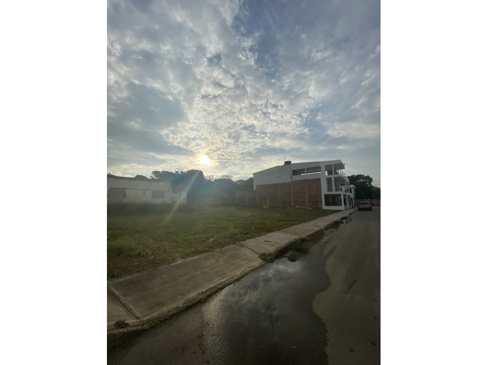 SE VENDE LOTE DE TERRENO URBANIZACION COLINA CAMPESTRE - 1