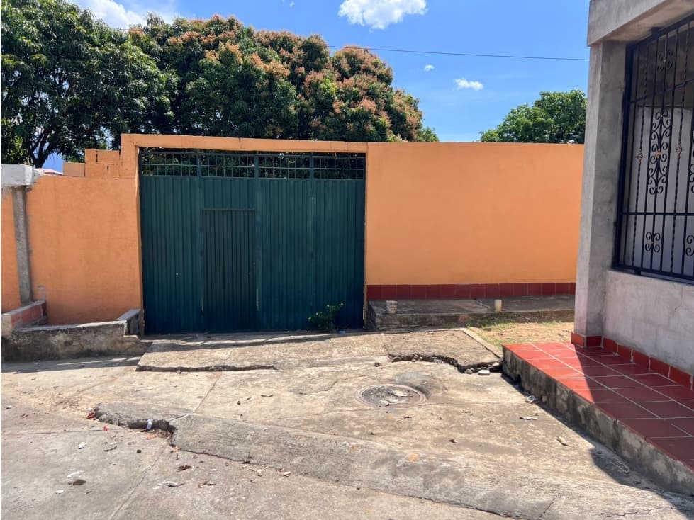 SE VENDE LOTE UBICADO EN EL BARRIO FATIMA - 1