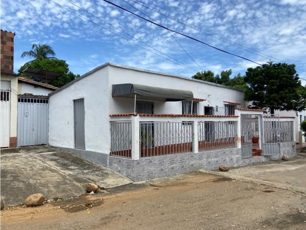 SE VENDE CASA EN EL BARRIO LOMITAS VILLA DEL ROSARIO - 1