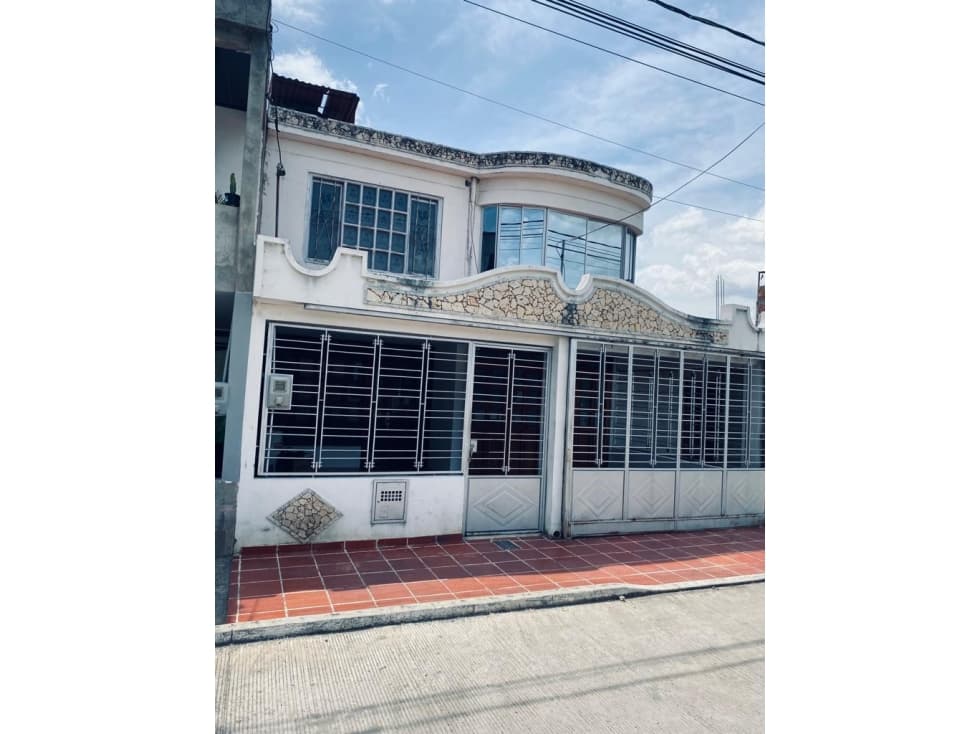 SE VENDE HERMOSA CASA EN LOS PATIOS - 1