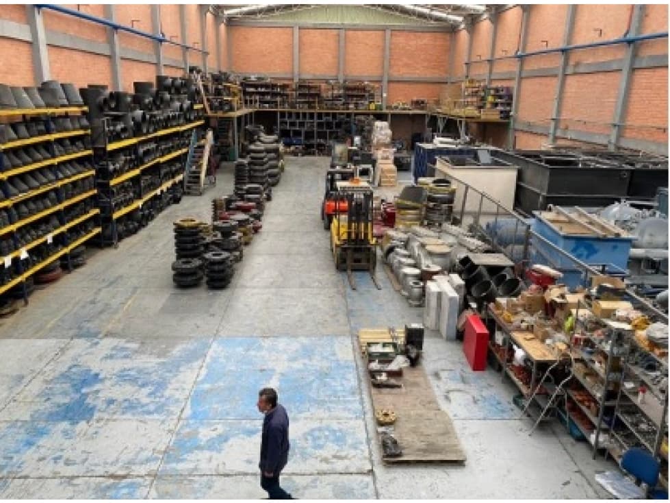 SE VENDE BODEGA 1.867 M2 EN SIBERIA - 1