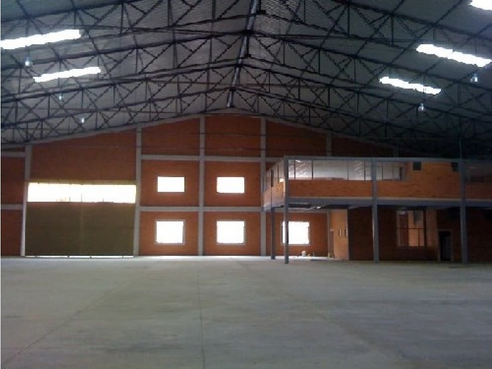 SE VENDE BODEGA 1.484 M2 CON CARGA ELECTRICA 400 KVA - 1