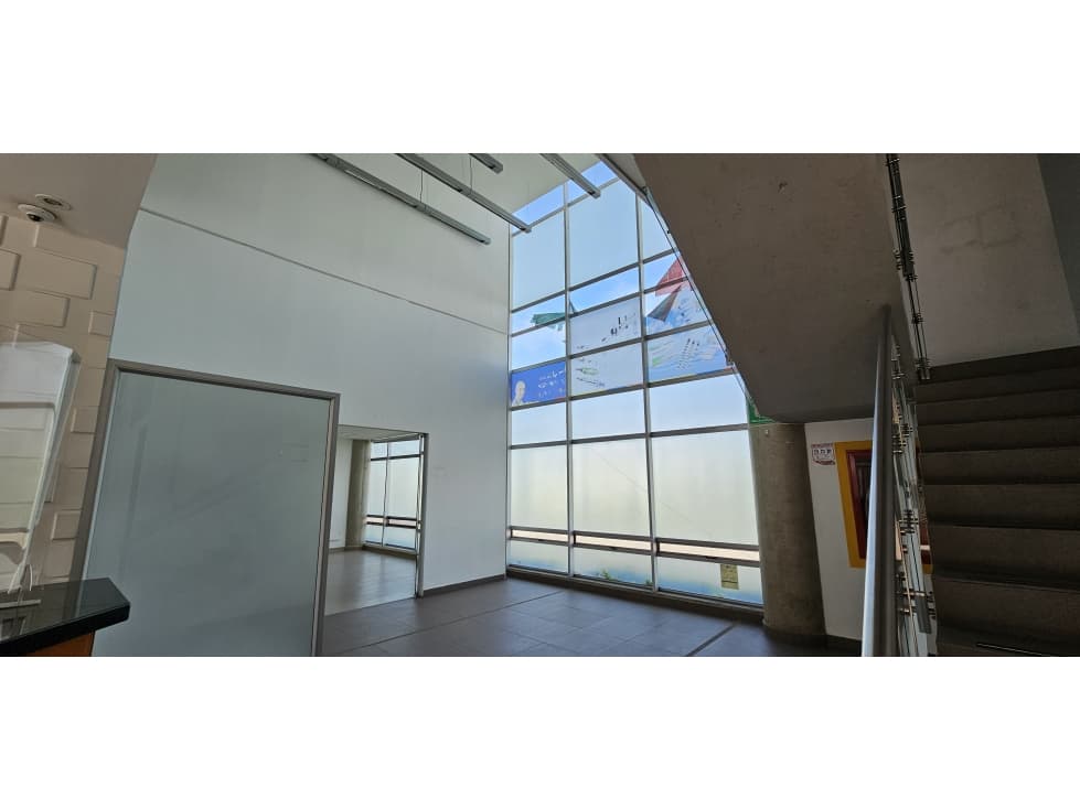 Alquiler de Oficinas en la Autopista Medellín 1.764 M2 - 1