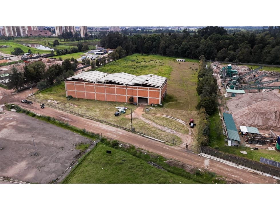 Oportunidad Estratégica: Lote Industrial 31.475 m² Se Vende - 1
