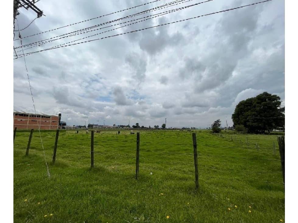 LOTE EN VENTA 6.400 M2 AUTOPISTA MEDELLIN - 1