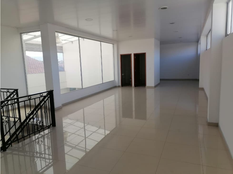 Arrienda Local 218 m2 - 1