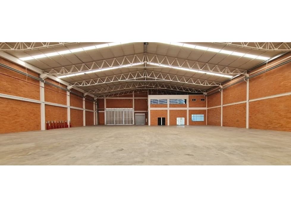 SE ARRIENDA BODEGA 3.155 M2 FUNZA - 1