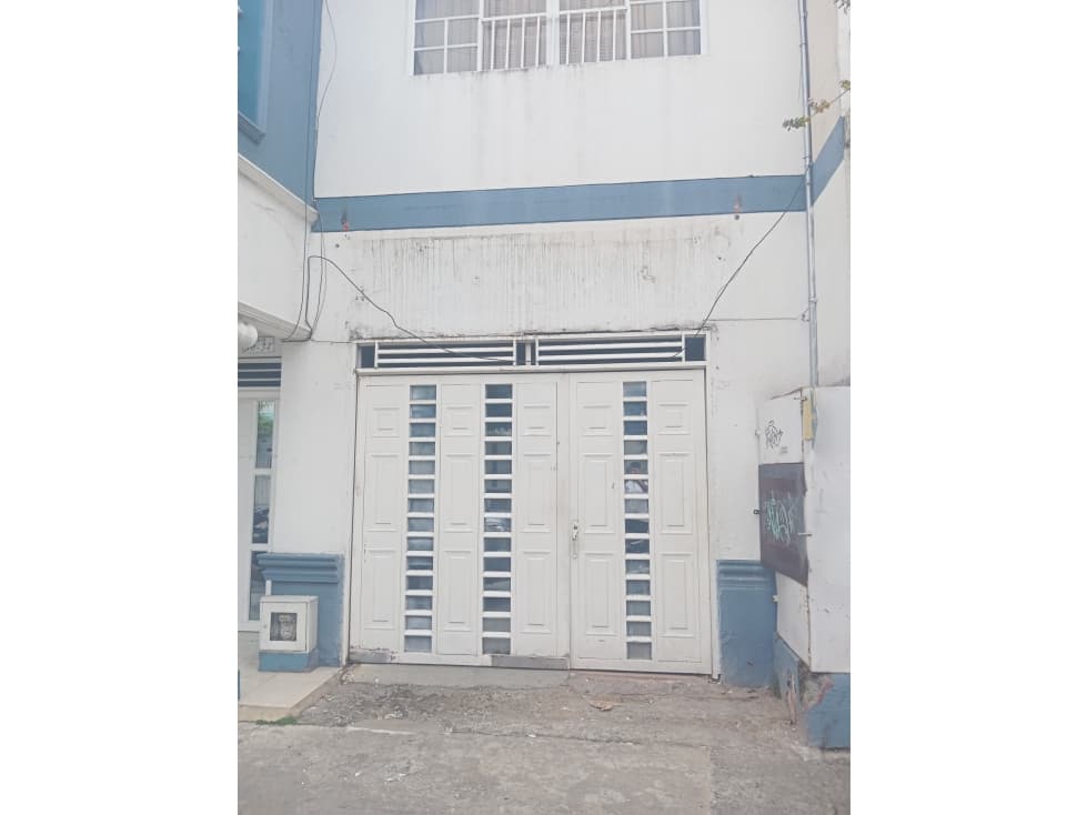 SE ARRIENDA LOCAL EN CESPEDES - 1