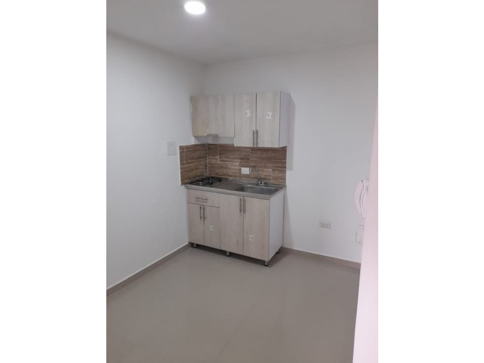 SE ARRIENDA APARTAESTUDIO EN EL CESPEDES CON SERVICIOS - APTO 7 - 1