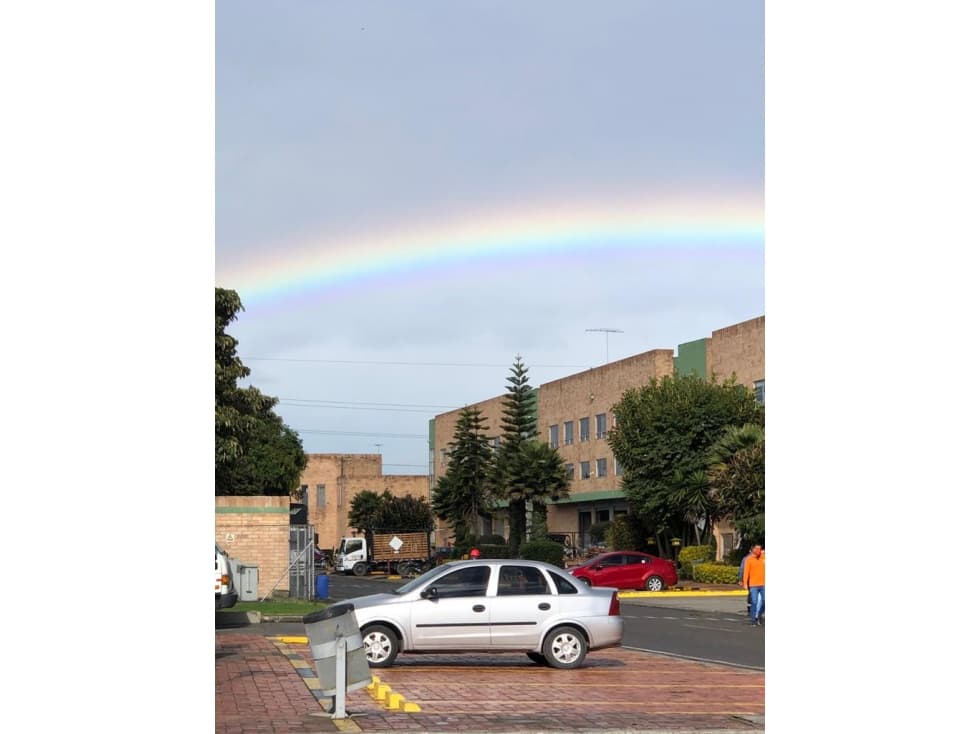 LOCAL COMERCIAL CON OFICINAS VIA COTA CALLE 80 - 1