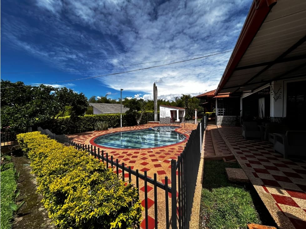 SE RENTA CHALET POR DIAS UBICADO VIA LA TEBAIDA, QUINDIO - 1