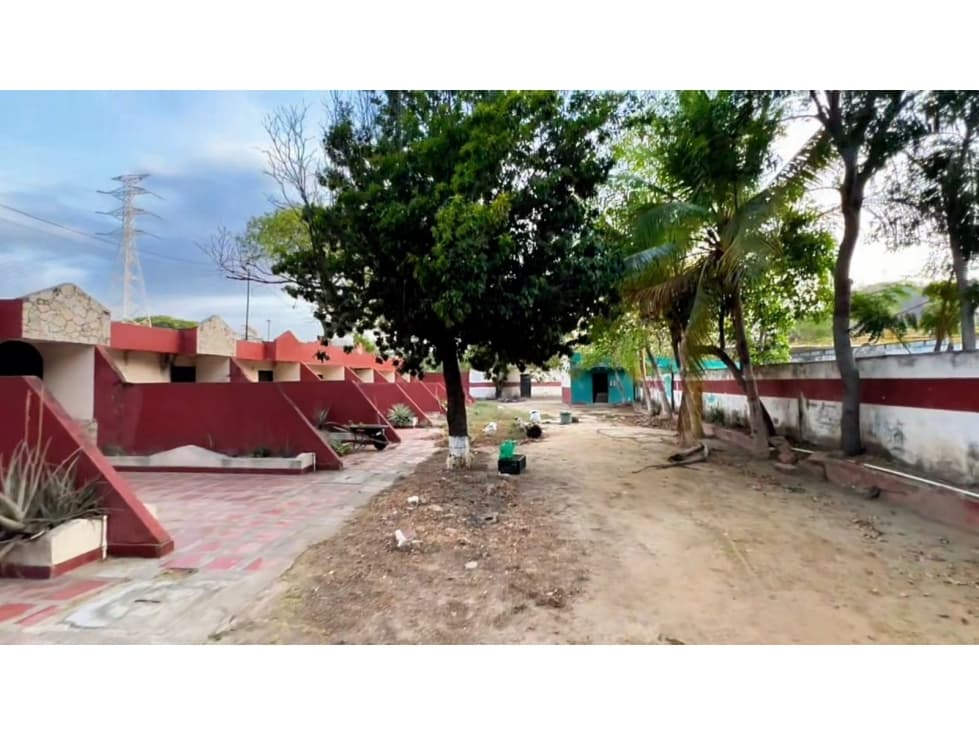 VENTA Y/O ARRIENDO LOTE CON EXCELENTE UBICACION TRONCAL SANTA MARTA - 1