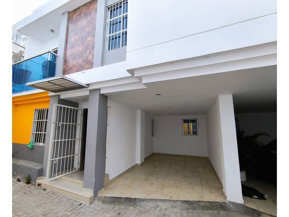 VENTA DE HERMOSA Y AMPLIA CASA EN CONJUTO CERRADO EN RIASCOS - 1