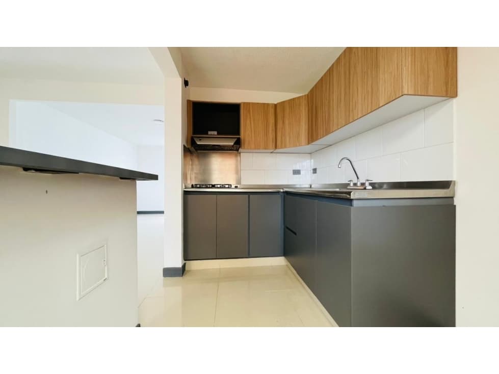 OPORTUNIDAD VENTA DE HERMOSA CASA MEDIANERA SECTOR BELMONTE PEREIRA - 1