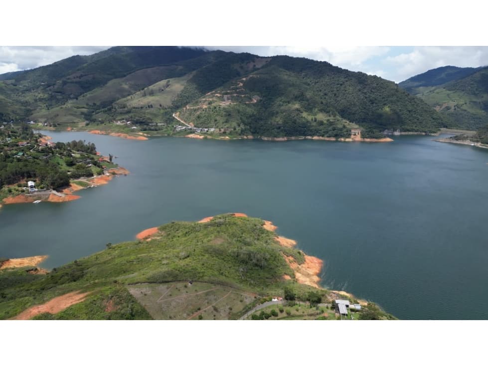 ref 981a vendo lotes vía al Darién lago calima - 1