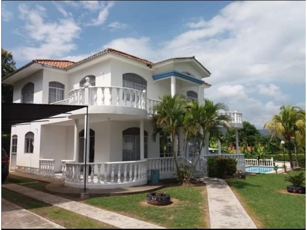 VENDO Casa en Carmen de Apicalá - 1