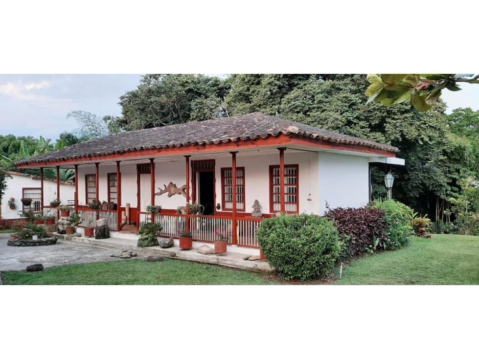 VENTA DE FINCA SANTA TERESA EN MONTENEGRO, COLOMBIA CV - 1