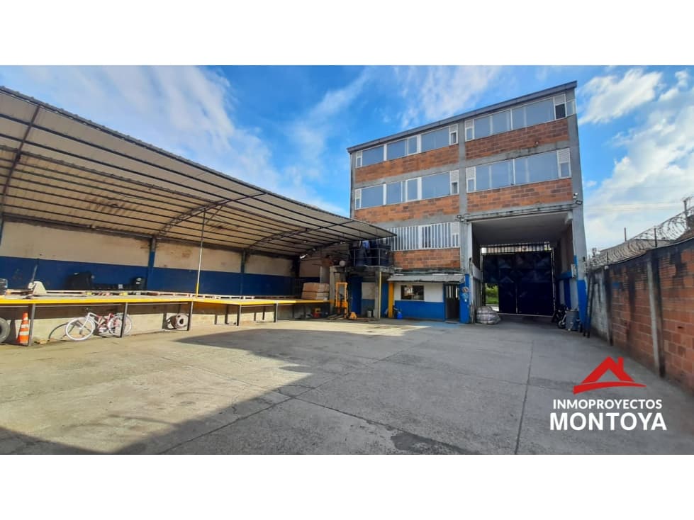 Permuta! Edificio con bodega en La Badea, Dosquebradas - 1