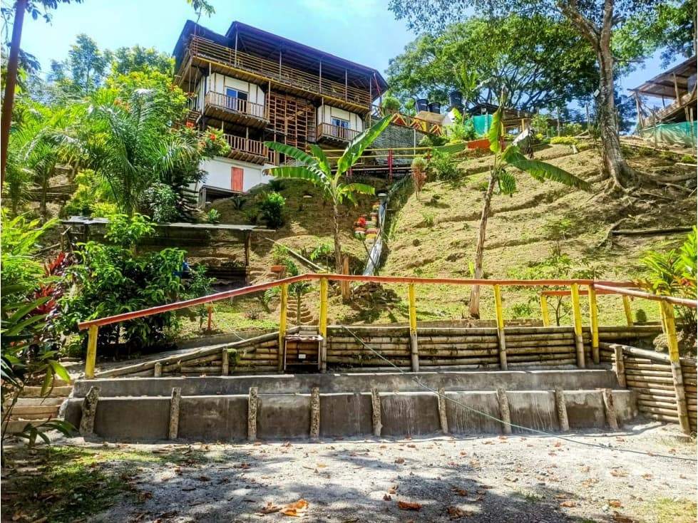 Casa-lote comercial sobre la vía Alcalá-Cartago - 1