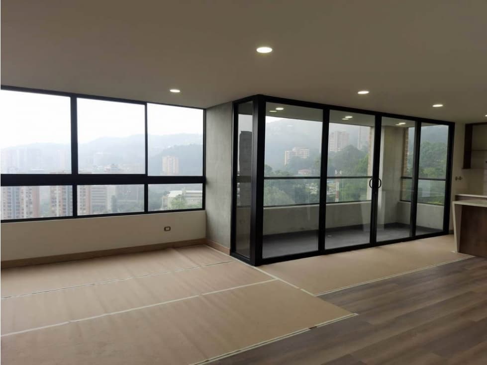 Apartamento En Arriendo En El Poblado Sector Tesoro - 1
