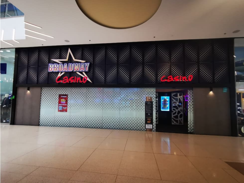 LOCALES EN VENTA EN METROPOLIS - 1