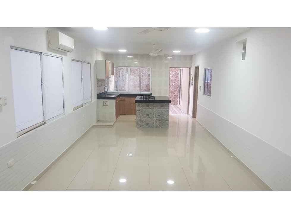 CASA REMODELADA EN VENTA BARRIO PORVENIR, SANTA MARTA COL - 1