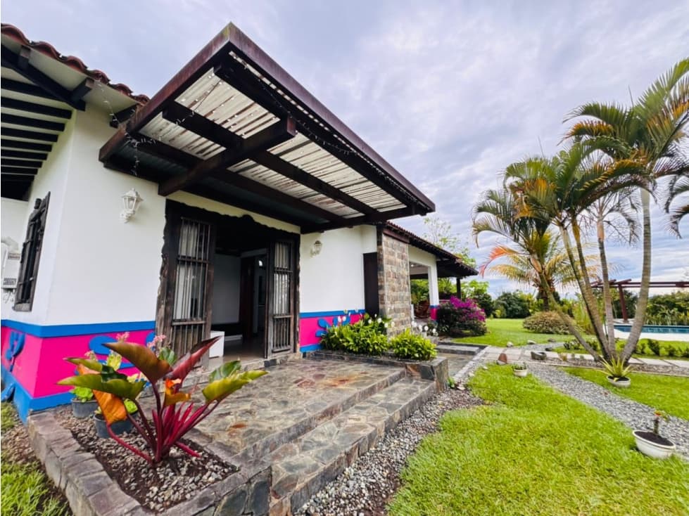 CASA CAMPESTRE EN VENTA USO MIXTO MONTENEGRO Q. - 1