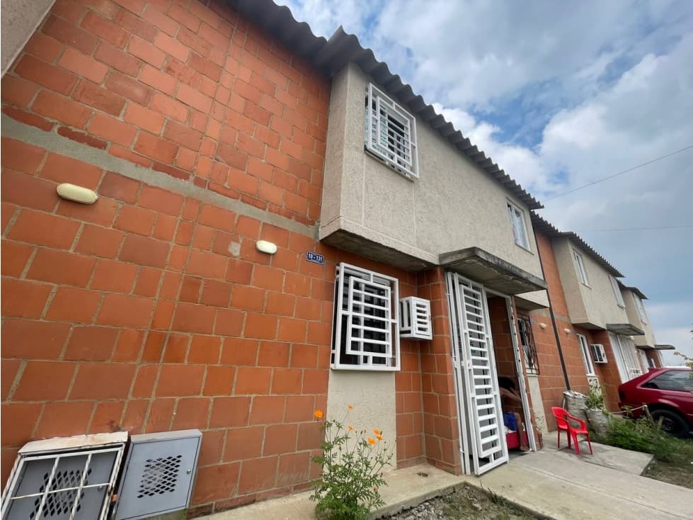 SE ALQUILA CASA DOS PISOS EN OBRA GRIS CANDELARIA / BELHORIZONTE - 1