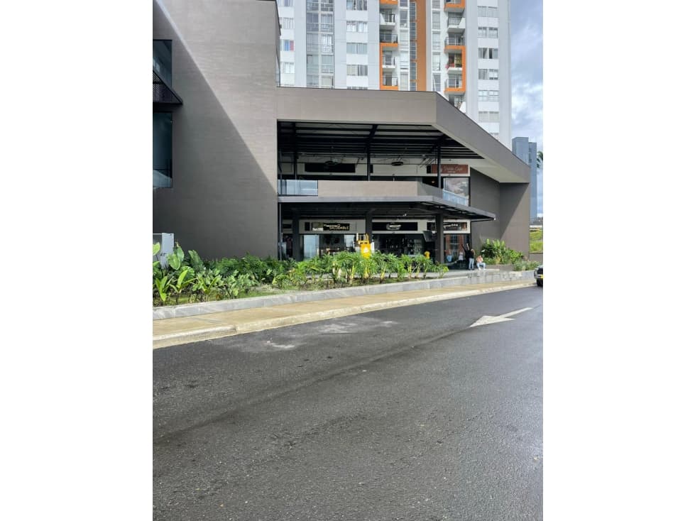 SE RENTA LOCAL EN EL MALL BATARA PLAZA VIA CONDINA - 1